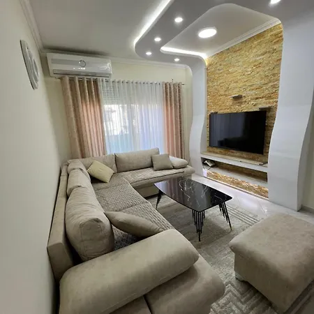 Leo Apartment