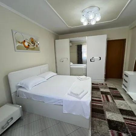 Leo Apartment